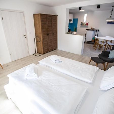 Aloha Apartments Копер Екстериор снимка
