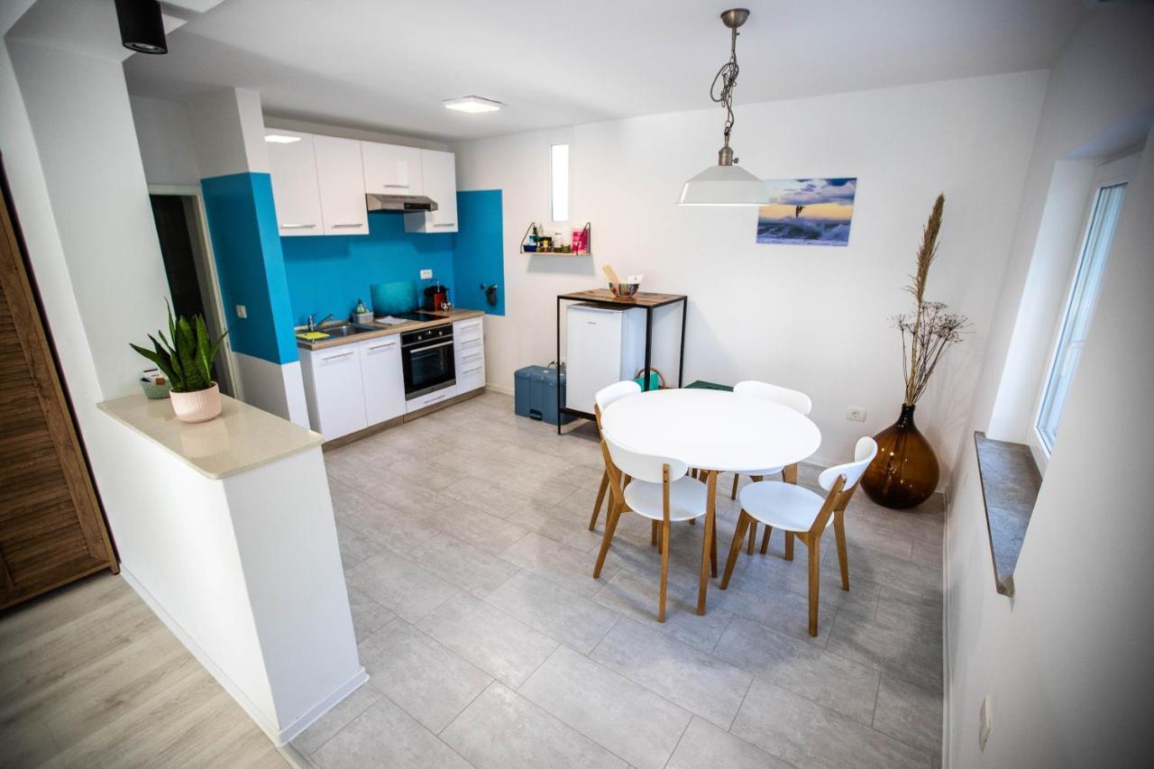 Aloha Apartments Копер Екстериор снимка